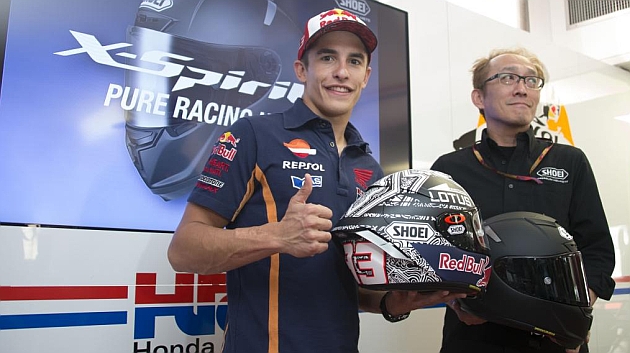 Márquez estrena en Motorland Aragón el casco con el que correrá el Mundial 2016 1 marcmarqueznuevocasco