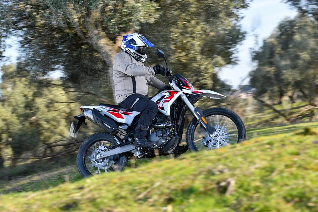 MH RYX 125 acción