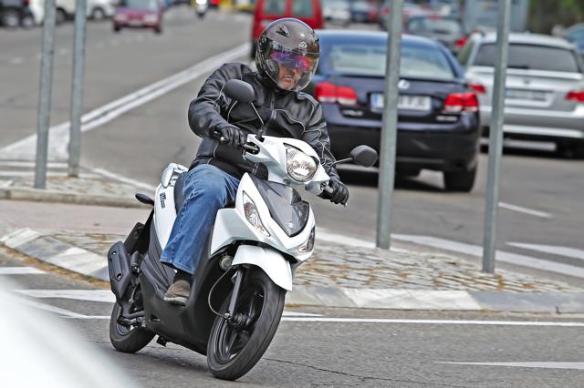 Probamos a fondo el Suzuki Address 6 mik9938