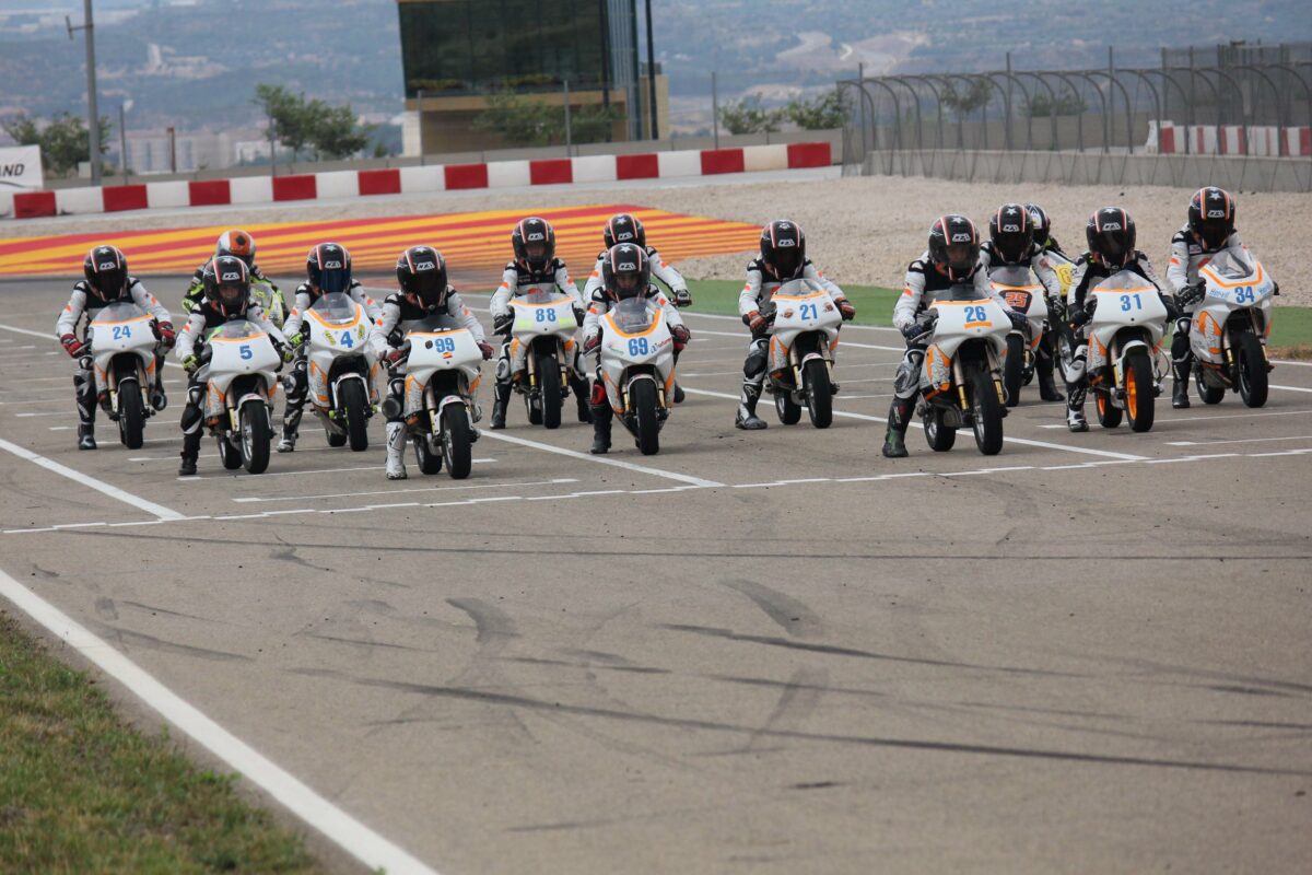 La Cuna de Campeones contará con 80 pilotos en sus tres categorías pequeñas esta temporada 1 minigp 110 parrilla