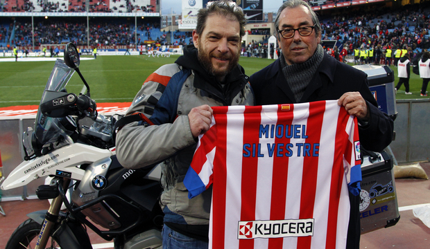 Miquel Silvestre mete su moto en el Calderón para presentar su nuevo reto 1 miquelsilvestre01