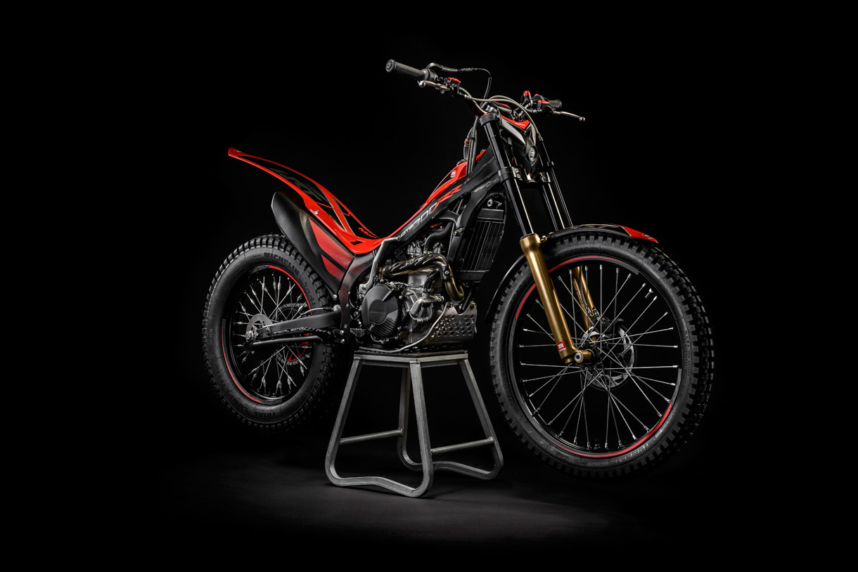 Toni Bou prueba la nueva Montesa Cota 300RR 6 montescota300rr 1
