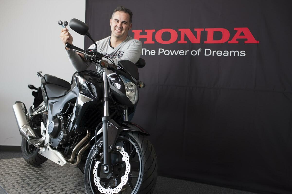 Un agente de la Guardia Civil es el nuevo 'Motorista del año' para Honda 1 motoristadelanohonda