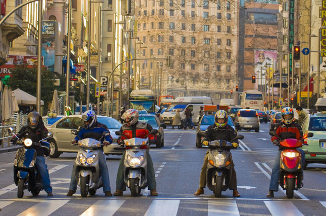 ANESDOR señala las ventajas de usar la moto ante las restricciones de tráfico 1 motoscontaminacionmadrid 2