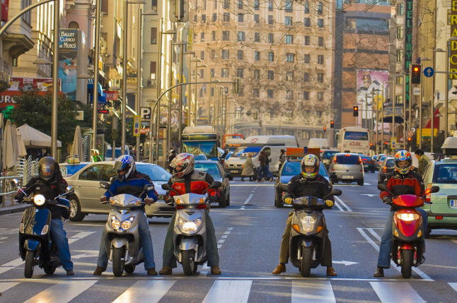 Madrid restringirá la circulación de motos en fases de alta contaminación