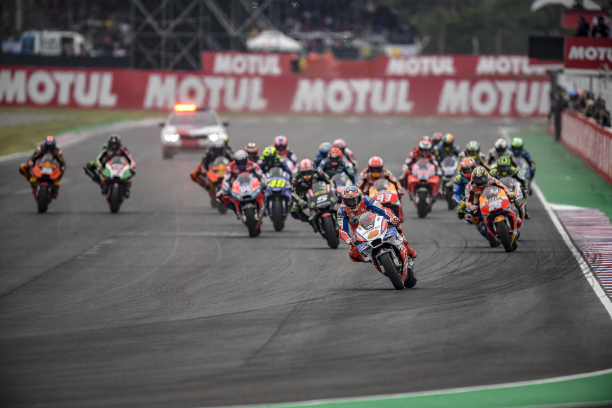 Motul renace el mito: aceite para moto 300V2 6 motul300v2