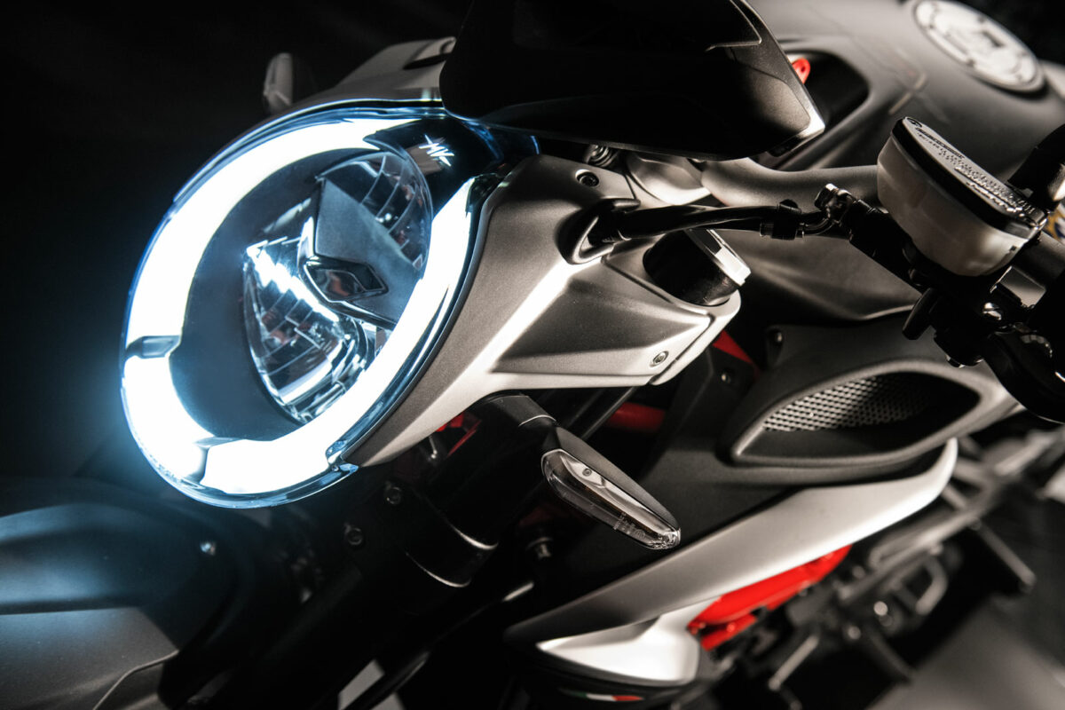 MV Agusta recompra el 25% a Mercedes AMG y recupera el 100% de sus acciones 1 mvagustaacciones100amg