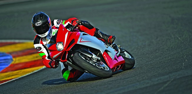 Nos subimos a la MV AGUSTA F4 2013 4 mvagustaf408