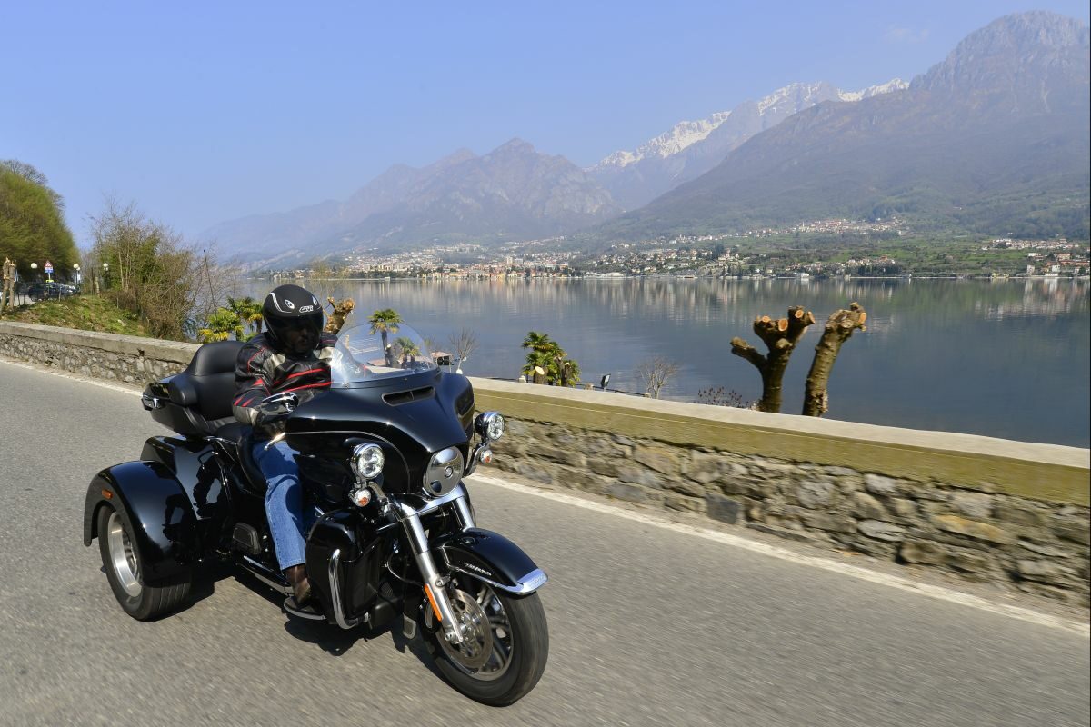 Harley-Davidson Tri-Glide: custom sobre tres ruedas 1 navarro ortega daniel071