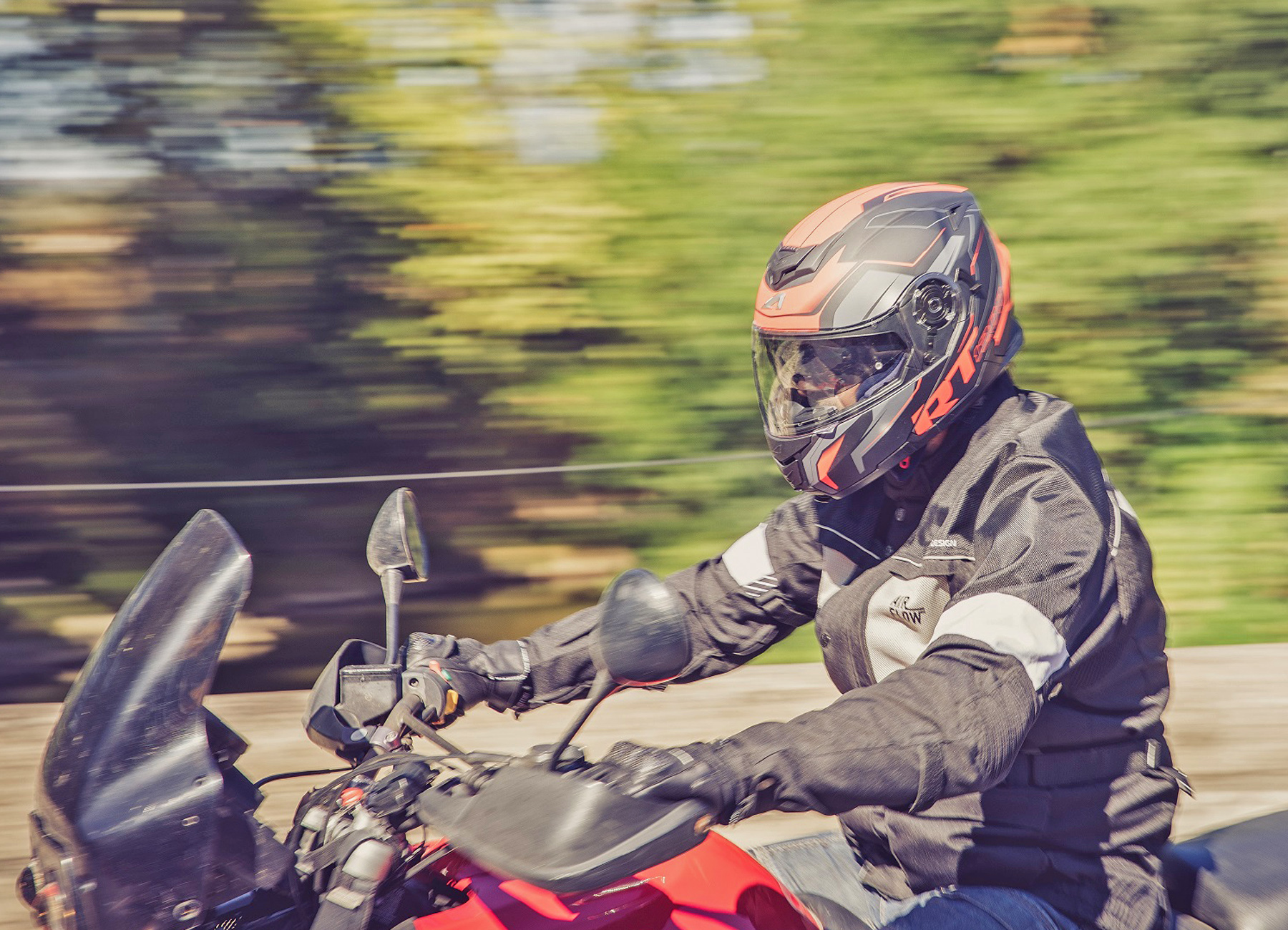 Nuevo casco de moto Astone RT1200: protección francesa para tu cabeza 6 ndpastonert120002