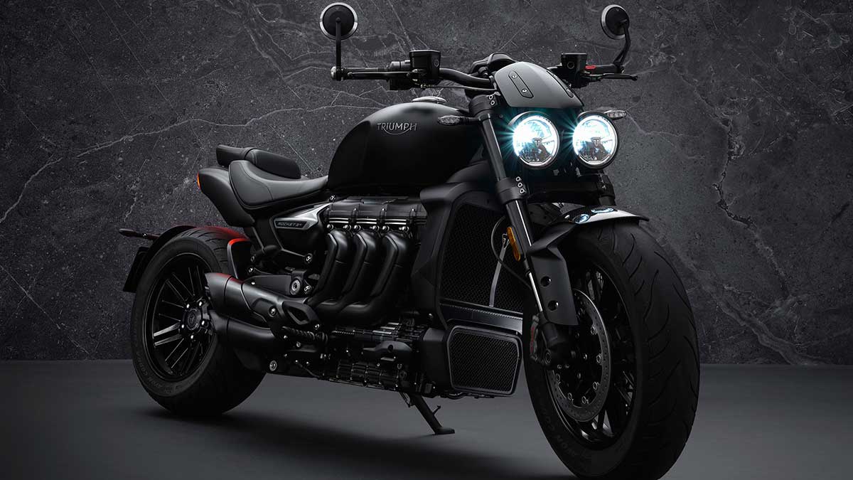 Triumph Rocket 3 R Black y GT Triple Black: todo al negro