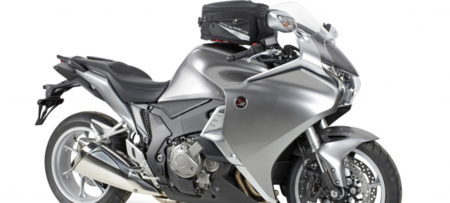 Novedoso sistema de fijación Tank Lock de Givi 4 nota de prensa1