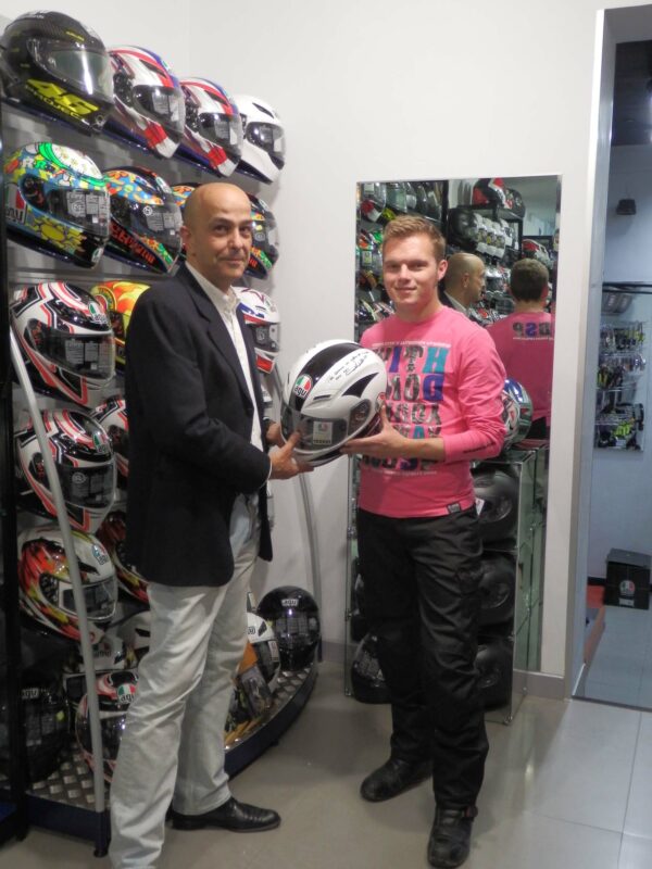 Gerardo Alonso recogió el AGV Réplica Nieto 1 p5230141