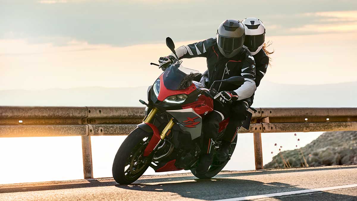 BMW F 900 XR: cuando la mitad es el doble 1 p90373121highres