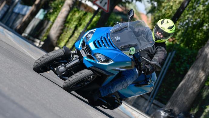 Gama Peugeot Motorcycles: 1 año de seguro a terceros gratis 1 peugeotmetropolis2020 1