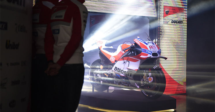Ducati presenta su nueva Desmosedici GP para el Mundial de MotoGP 2016 1 presentacionducatimundialmotogp