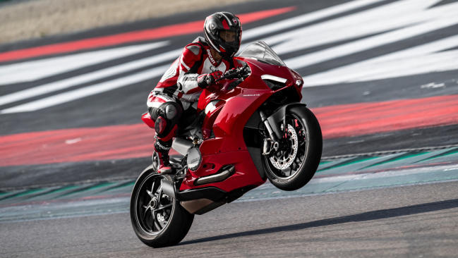 Fotos de la Ducati Panigale V2 1 Ducati Panigale V2: renovación completa para la bicilíndrica italiana