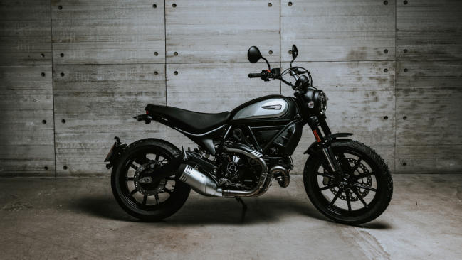 Scrambler 800 Icon Dark 2020