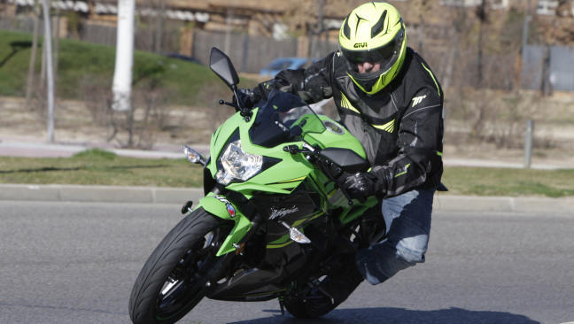 Fotos de la Kawasaki Ninja 125 a prueba 1 Prueba Kawasaki Ninja 125: Aprendiz de Ninja