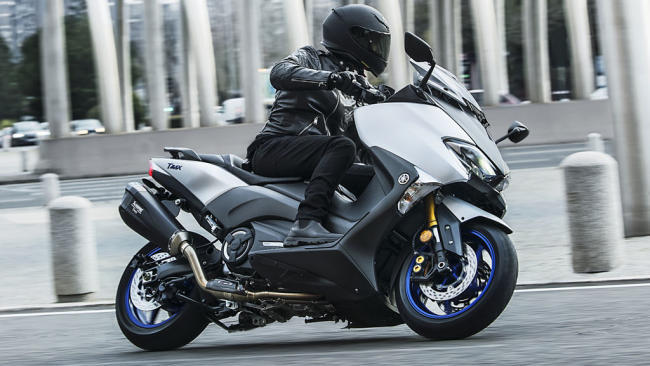 Yamaha TMAX SX Sport Edition con Akrapovic