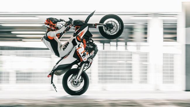 Fotos de las KTM 690 Enduro R y SMC R 2019 1 KTM 690 SMC R y 690 Enduro R 2019: mejoras sustanciales para las monocilíndricas austriacas