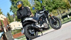 Prueba Husqvarna Svartpilen 401