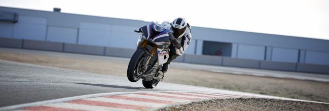 BMW HP4 Race: 215 CV para 171 kg