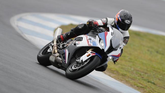 BMW S 1000 RR: espíritu de carreras