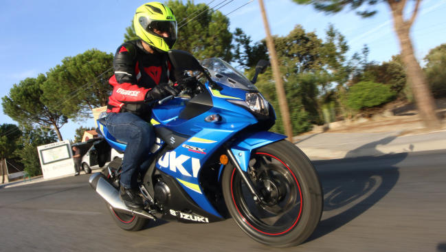 Prueba Suzuki GSX 250 R: hábitos y monjes