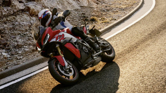 BMW S 1000 XR 2020: menos peso y más equipo de serie