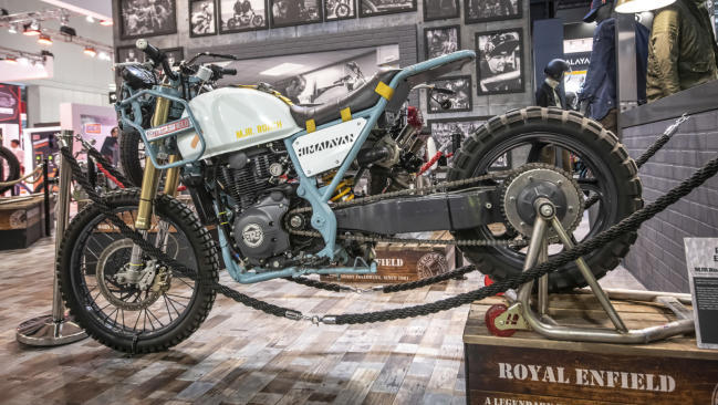 Royal Enfield llena con sus customizaciones el stand del EICMA 2019