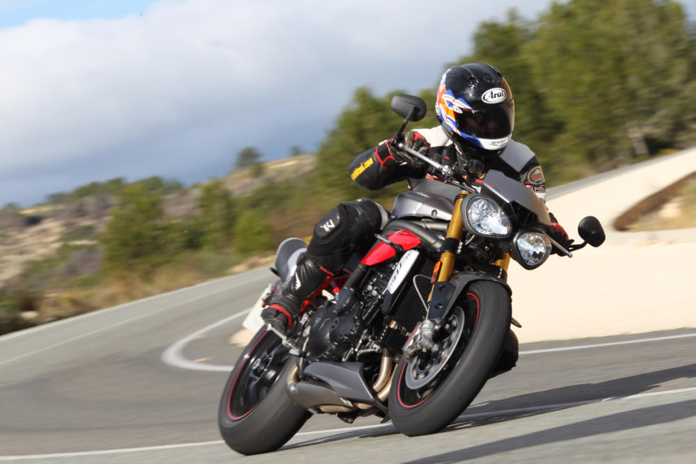Prueba Triumph Speed Triple R 2016 1 Prueba Triumph Speed Triple R 2016: maxi-fighter