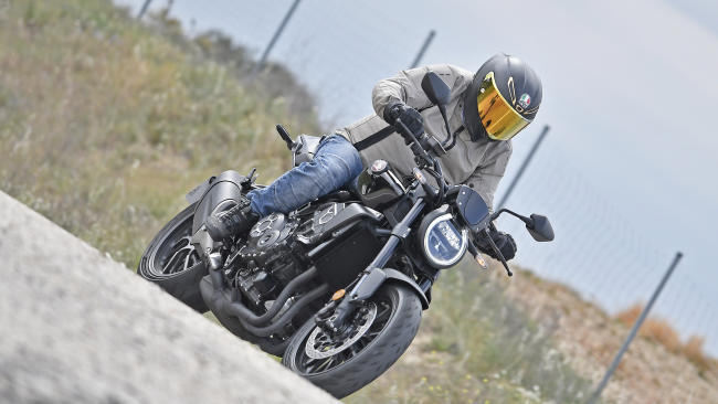 Prueba Honda CB 1000 R Black Edition: Black Beauty sobre ruedas