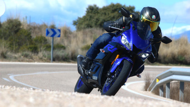 Fotos de la Yamaha R3 en acción 1 Prueba Yamaha R3: diversión bajo control