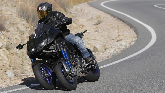 Prueba Yamaha Niken: El poder de la mente