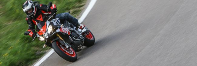 Prueba Aprilia Tuono V4 1100 Factory: ¡Viva la Euro 4!