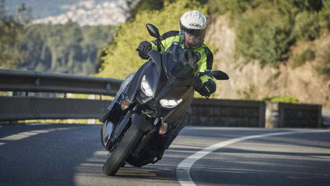 Fotos del Yamaha XMAX Iron Max 300 a prueba 1 Prueba Yamaha XMAX Iron Max 300: Brillante como el acero