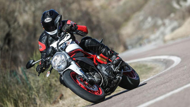 Prueba Ducati Monster 797, ¿la anti-Scrambler?