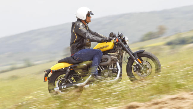 Prueba Harley-Davidson Roadster 1 Prueba Harley-Davidson Roadster: Reina del bulevar