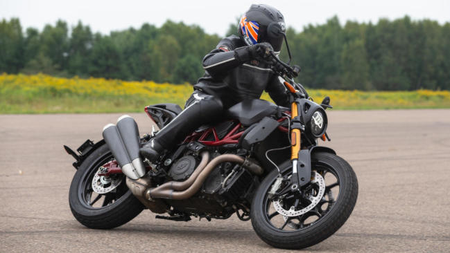 Prueba Indian FTR 1200: De las carreras a la calle