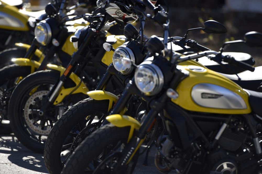 Ducati: record de ventas con 54.800 motos y crecimiento del 22% 1 prueba ducati scrambler icon 13g
