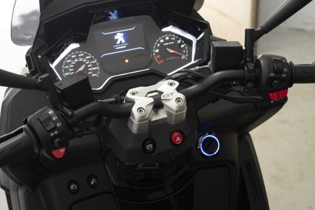Llévate el nuevo Peugeot Metropolis con un descuento de más de 1.000 euros 3 prueba peugeot metropolis 14 g
