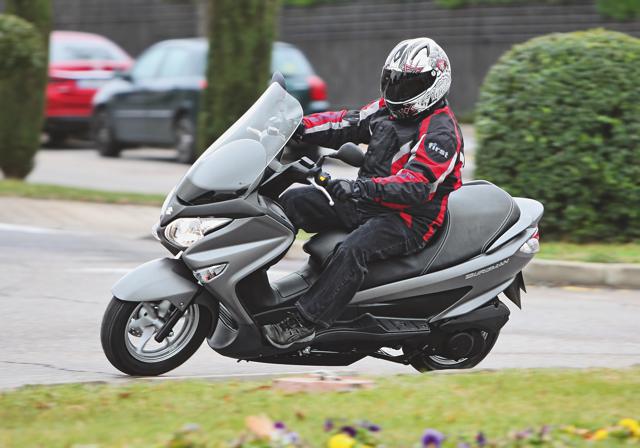 Suzuki Burgman 125: scooter GT en formato compacto - Formulamoto