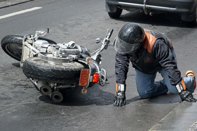 Aspectos legales que debes tener en cuenta tras un accidente con tu moto 1 quehacertrasaccidentedemoto 1