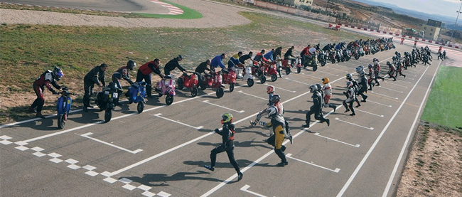 La carrera de resistencia de Vespas se amplia a 24 horas 1 resistencia vespa