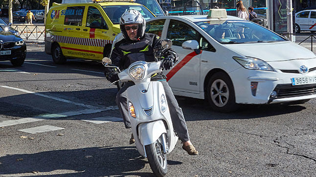 10 consejos básicos para circular seguro en moto por ciudad 7 retomovilidad01 1