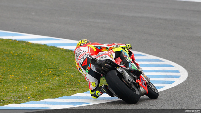 Lorenzo también sabe ganar sobre mojado 1 rossi 16 original