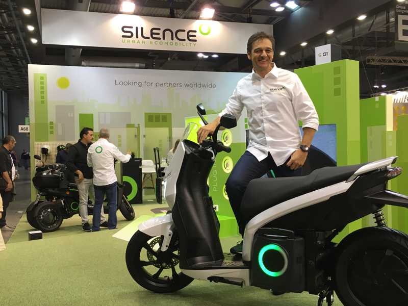La española Scutum presenta el scooter eléctrico Silence S01 1 scutumsilence01