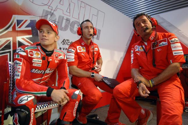 Confirmación oficial: Casey Stoner con Ducati en 2016 5 stonerducati4 1