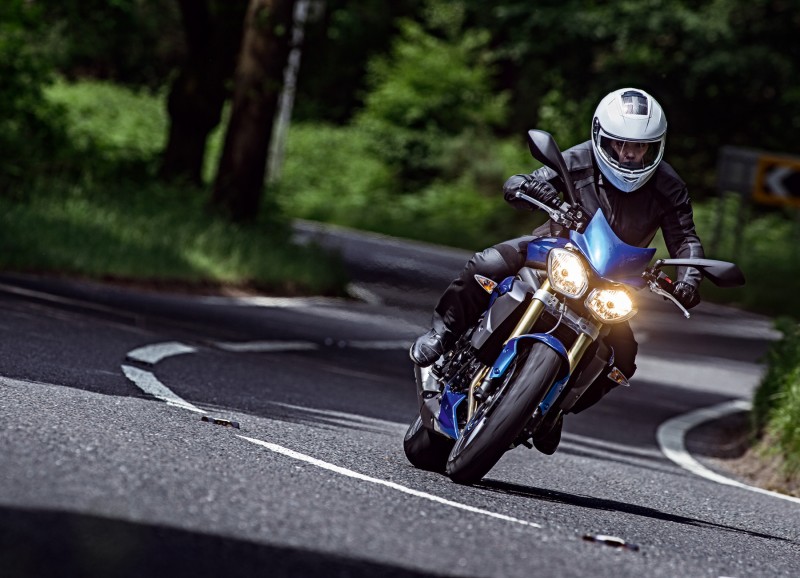 Triumph rebaja el precio de su gama Street Triple 1 street06 1